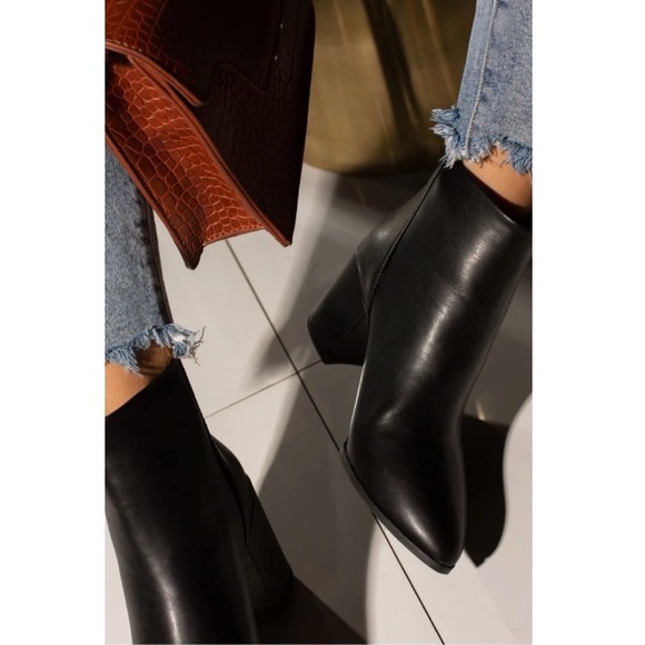 Black Low Chunky Block Heel Ankle Booties - Picture 2 of 11